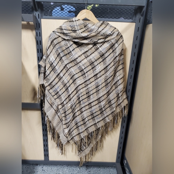 Sweater Poncho - Picture 2 of 3